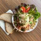 Wurstsalat mit Brot (3,1,J)